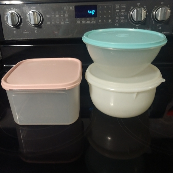 Set of 3 Vintage Tupperware